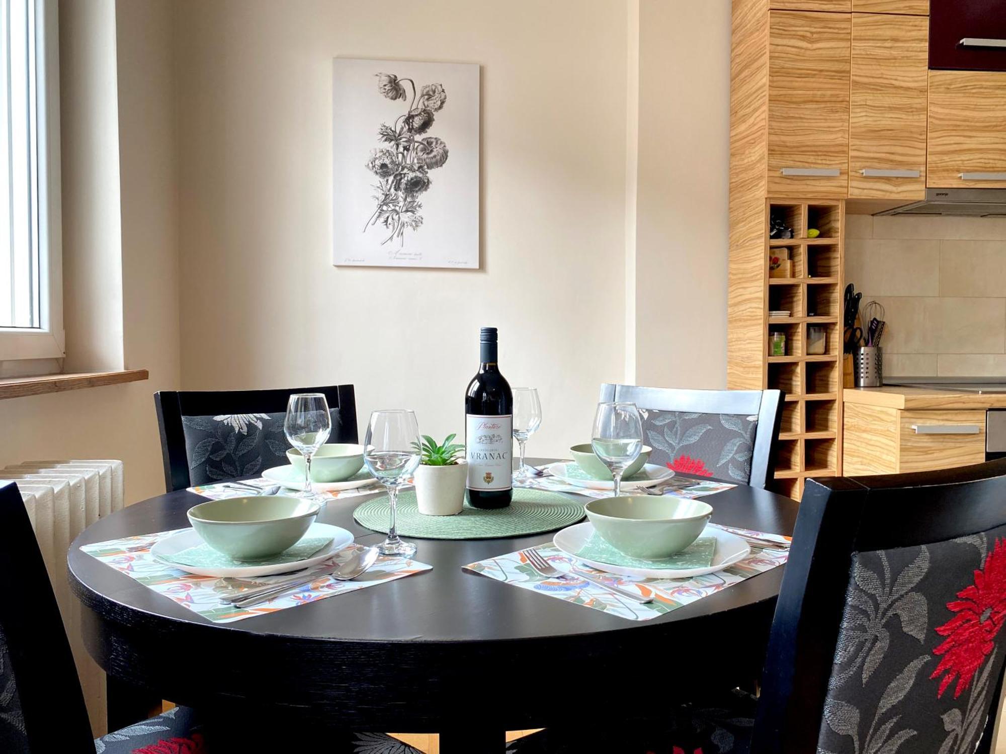 Quince Apartment-Free Parking-City Center 베오그라드 외부 사진